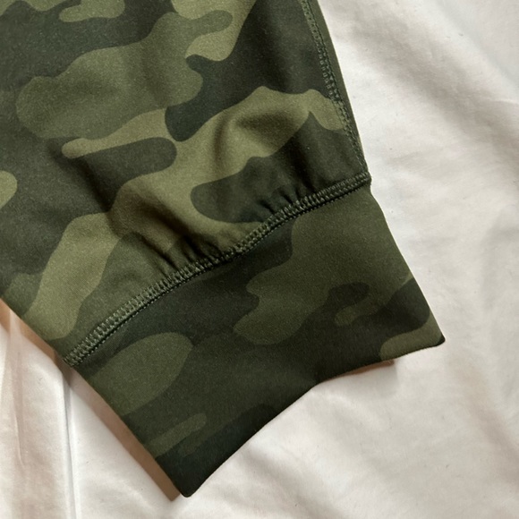 Champion camo jogger with pockets. Never worn. - Picture 5 of 6